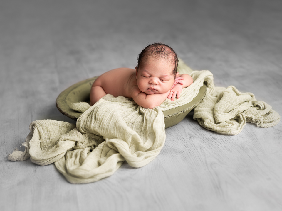 newborn posing photographe var